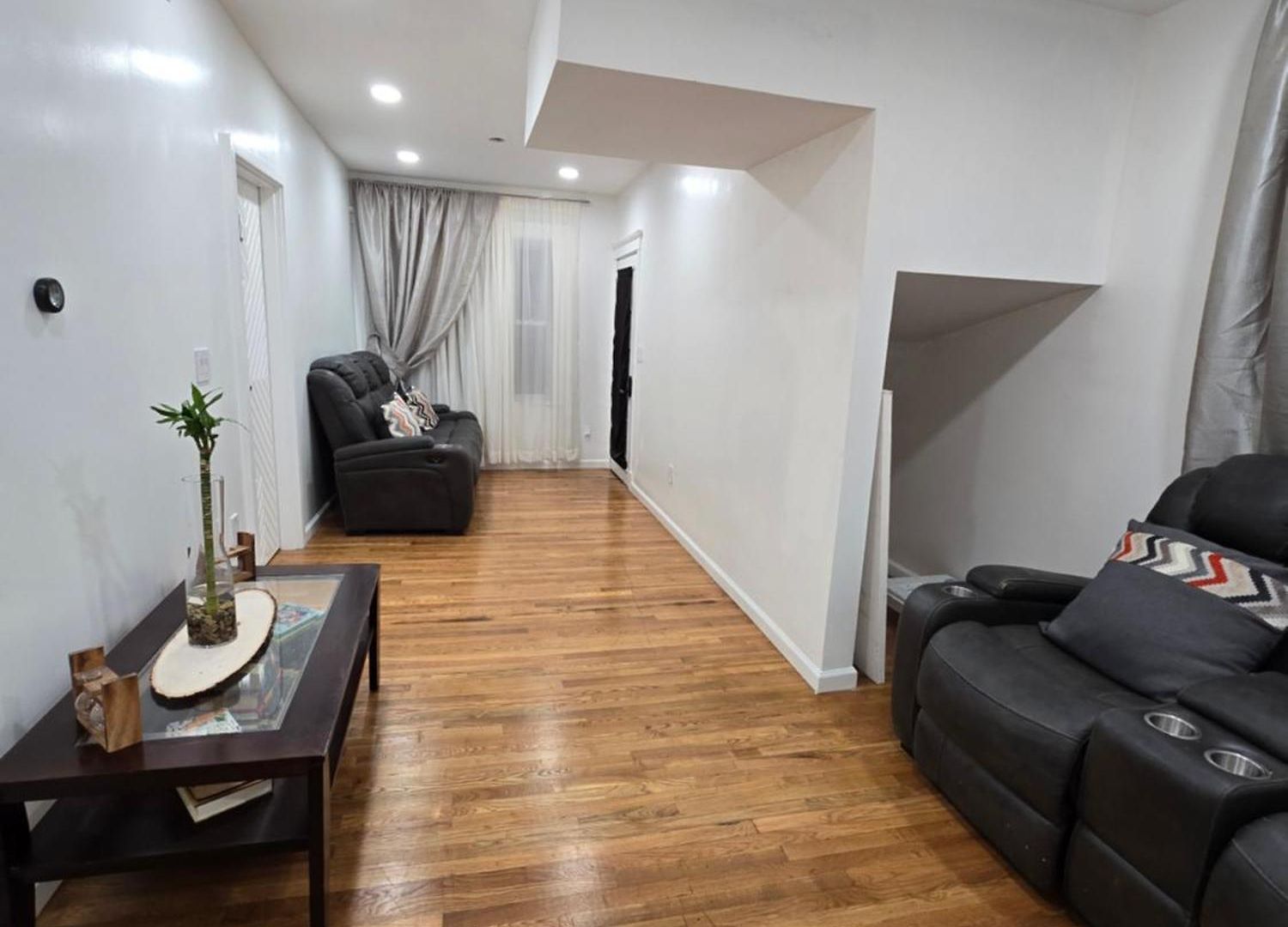 Beautiful Bedroom - New Renovation Homestay Boston