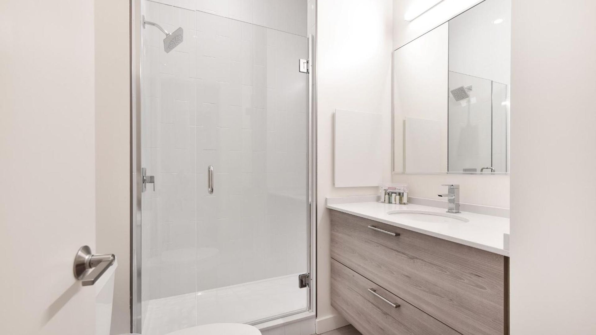 Global Luxury Downtown Apartment