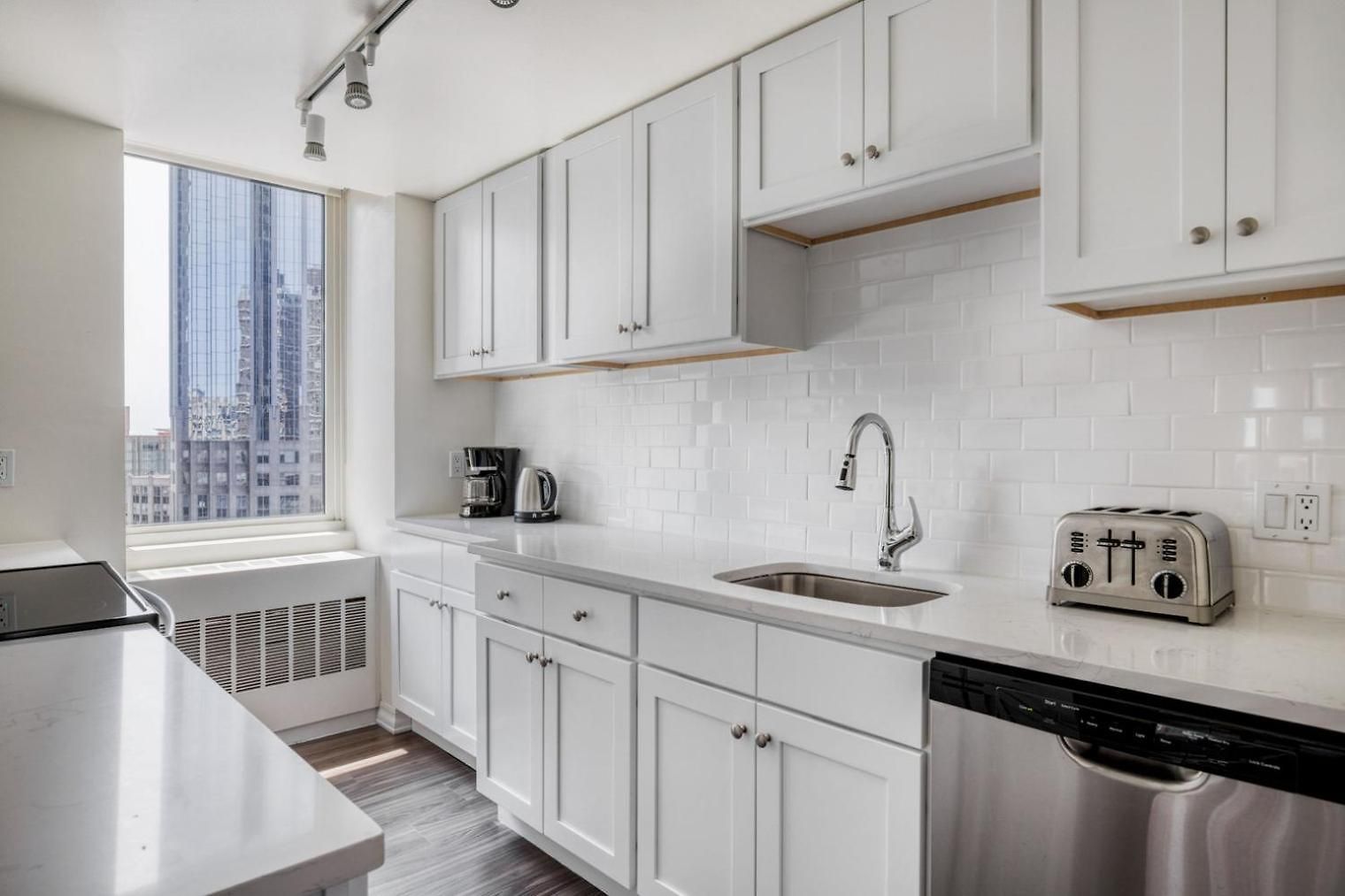 Back Bay 2br W Rooftop Gym Nr Shopping Bos-877 Boston