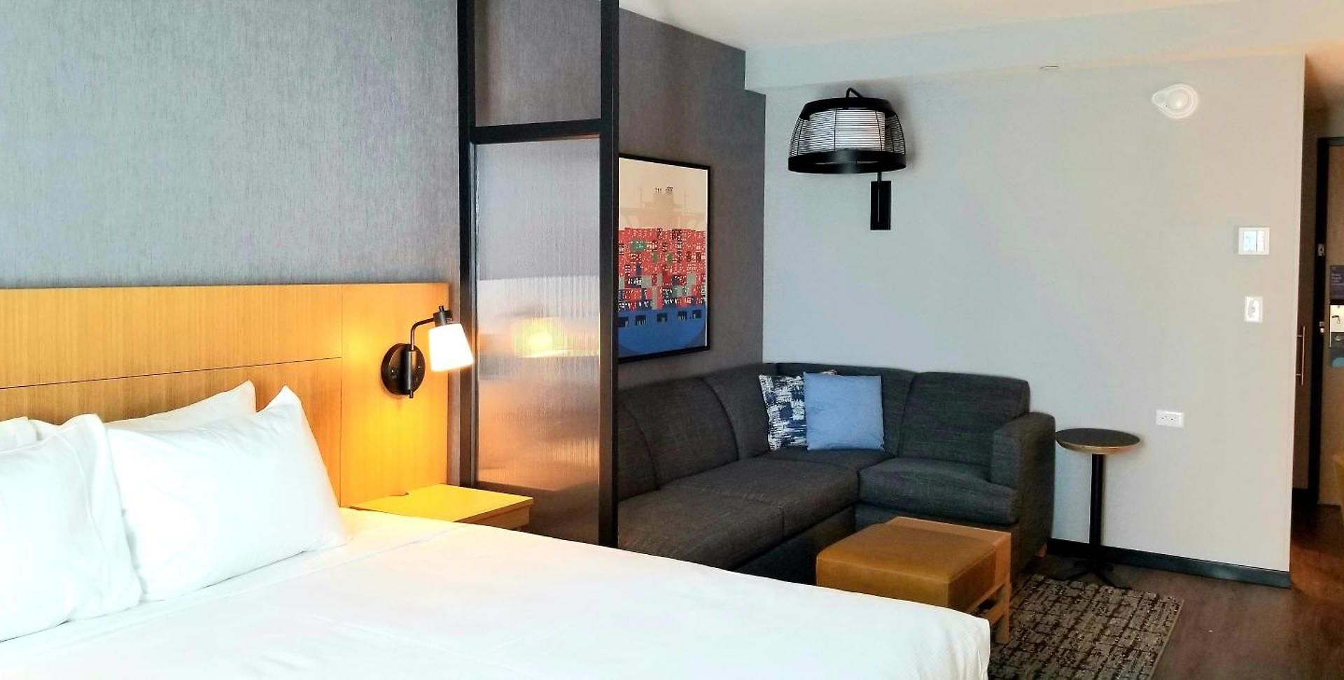Hyatt Place Boston/seaport District Hotel