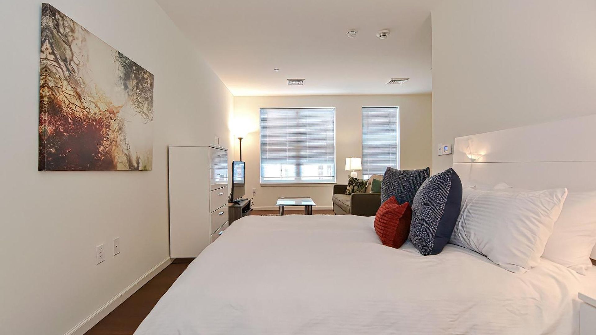 Global Luxury East * Boston