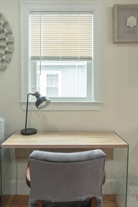 Bright & Spacious 4br & 2ba - Bathtub, Free Parking Near Red Line 802 Apartment *