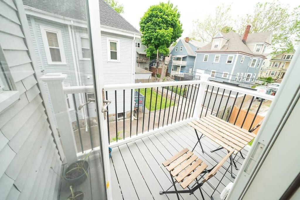 Bright & Spacious 4br & 2ba - Bathtub, Free Parking Near Red Line 802 Boston