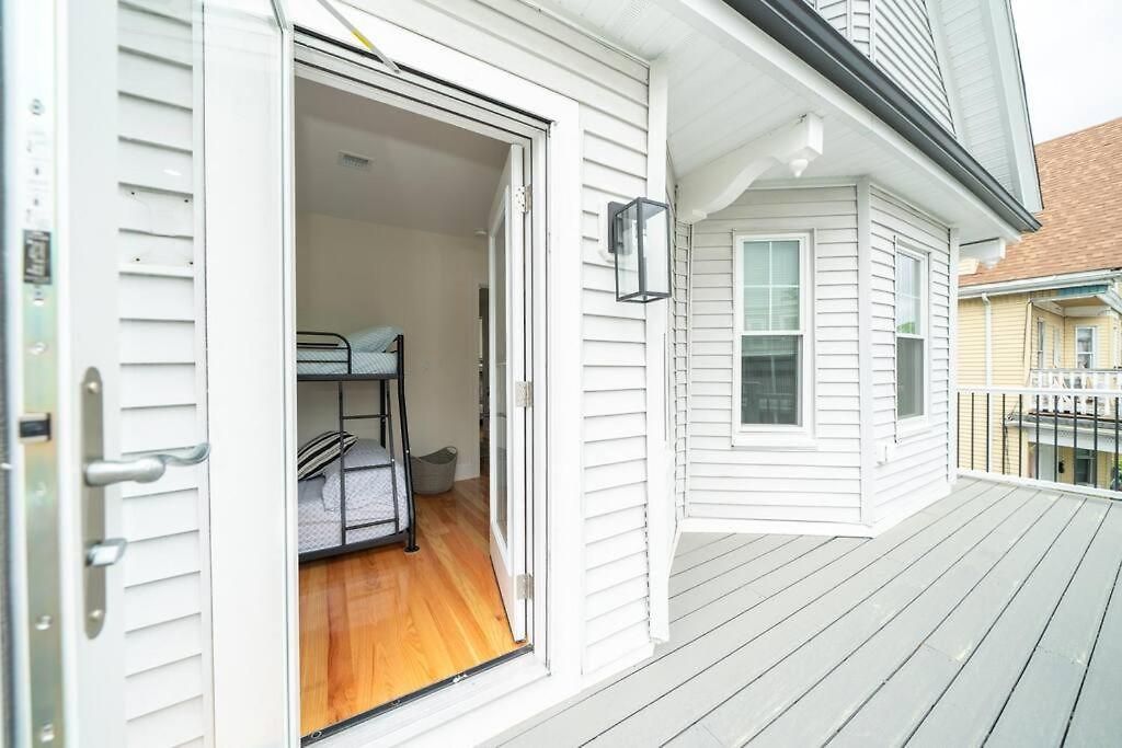 Bright & Spacious 4br & 2ba - Bathtub, Free Parking Near Red Line 802 * Boston