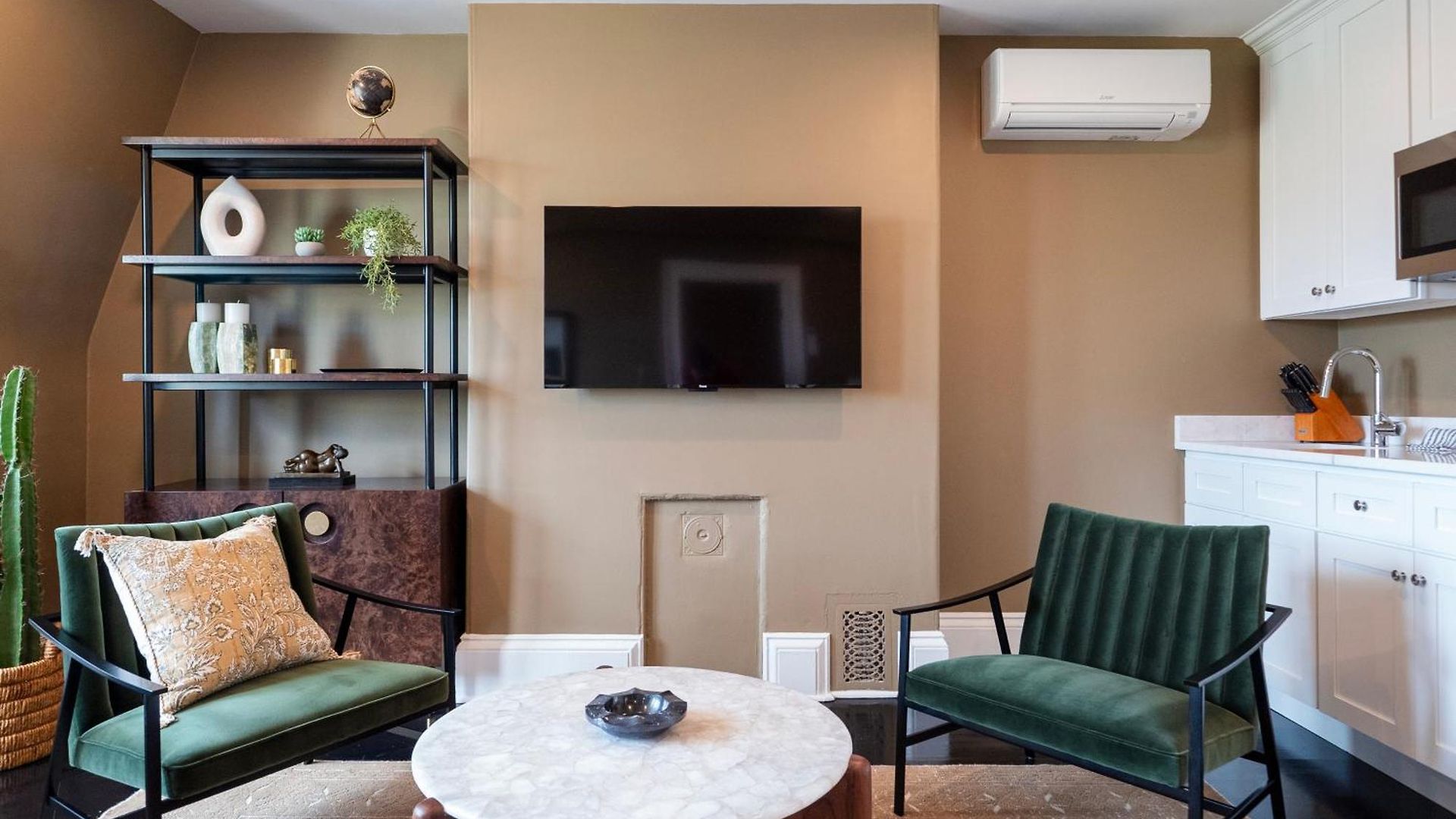 The Chester Apartment