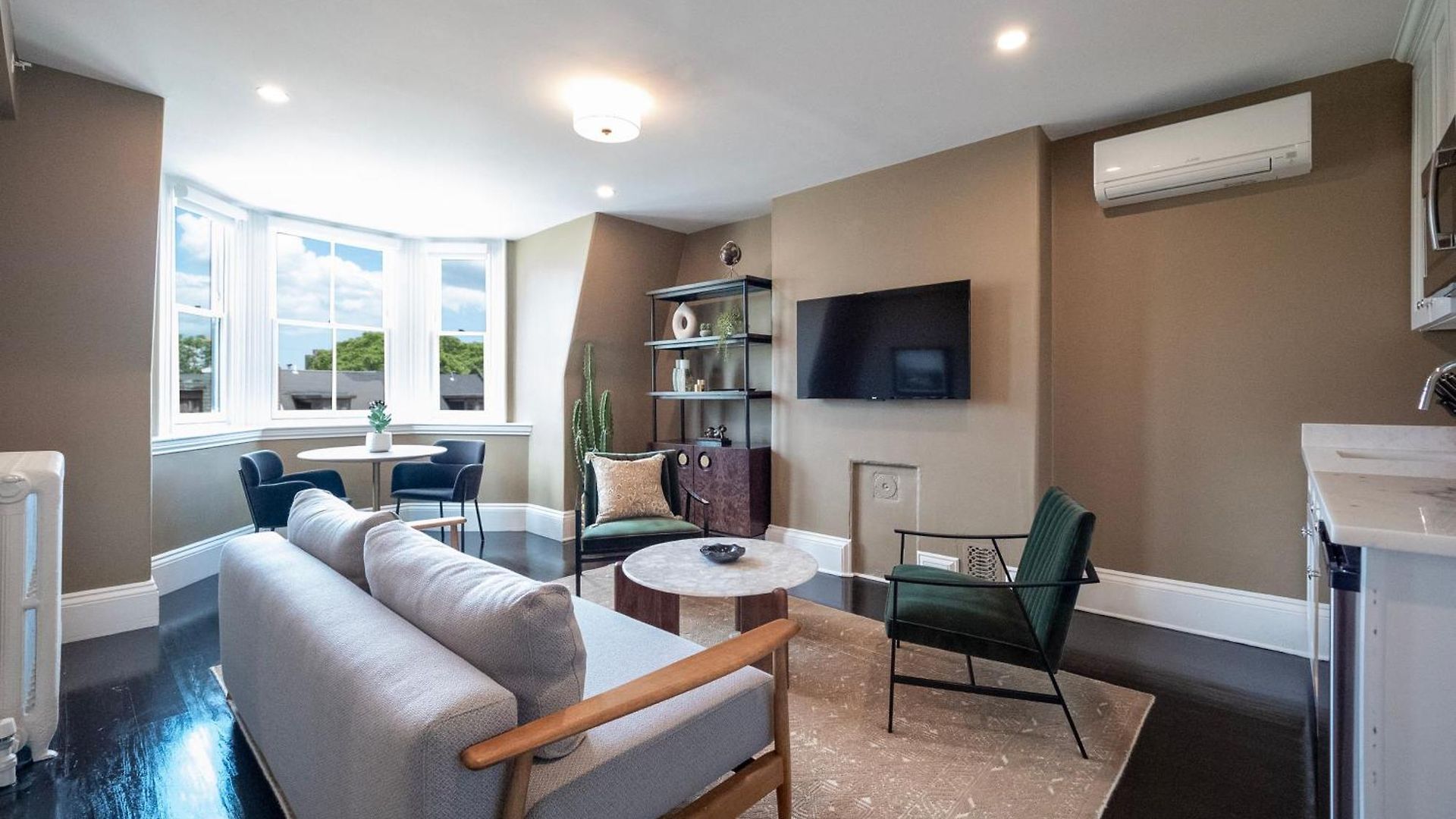 The Chester Apartment *