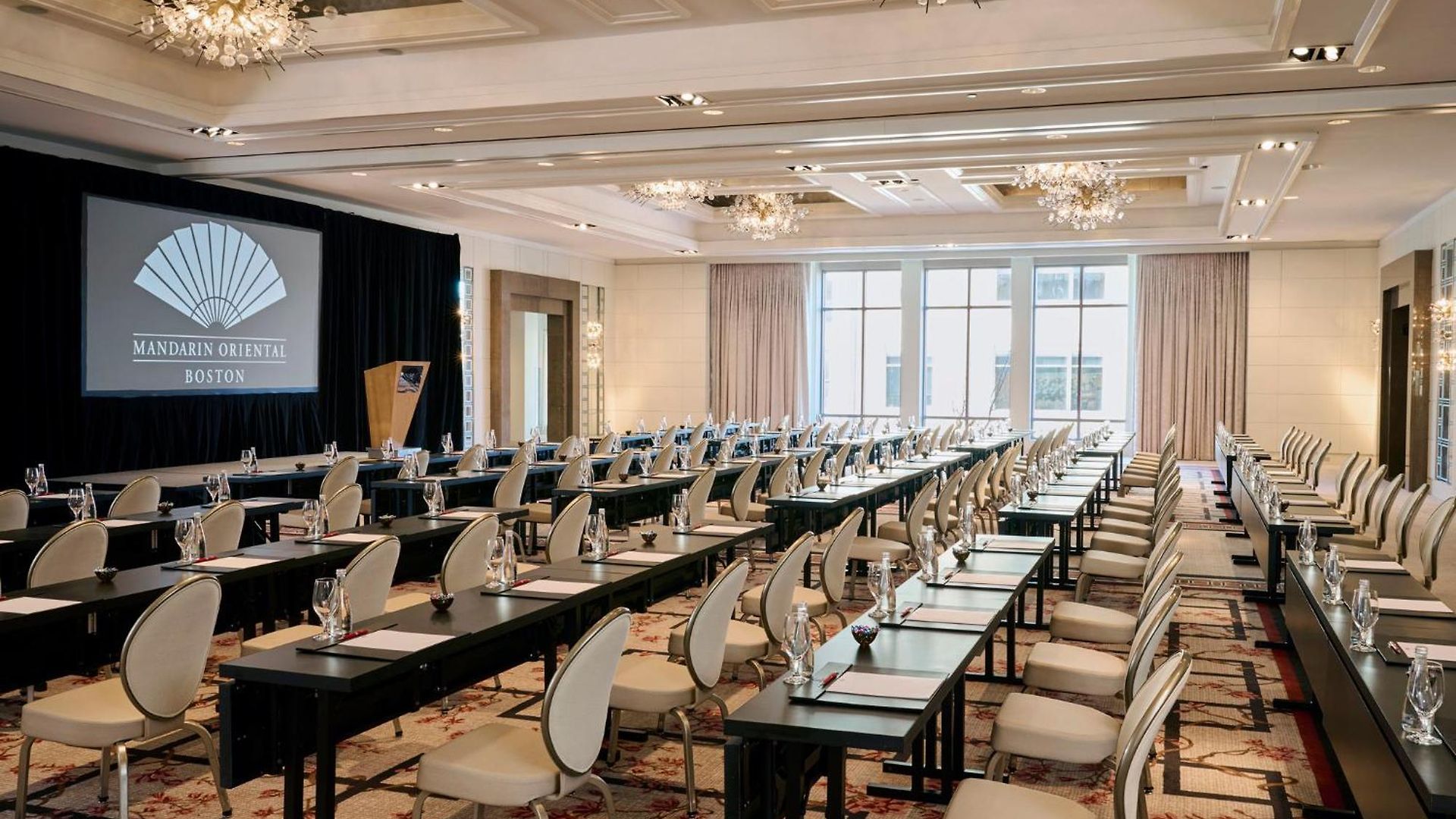 Mandarin Oriental, Hotel