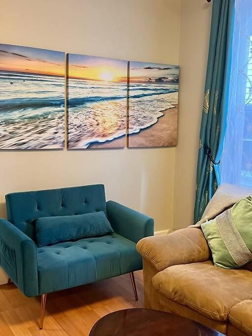 Spacious 4br Near Subway, Sleeps 8per Easy Access To Downtown Apartment *