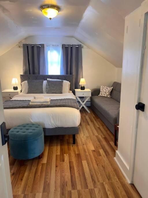 Apartment Spacious 4br Near Subway, Sleeps 8per Easy Access To Downtown *