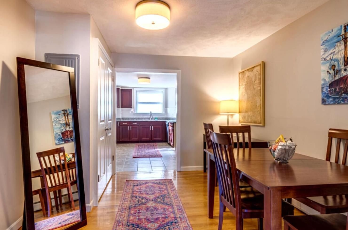 Spacious In North End Apartment *