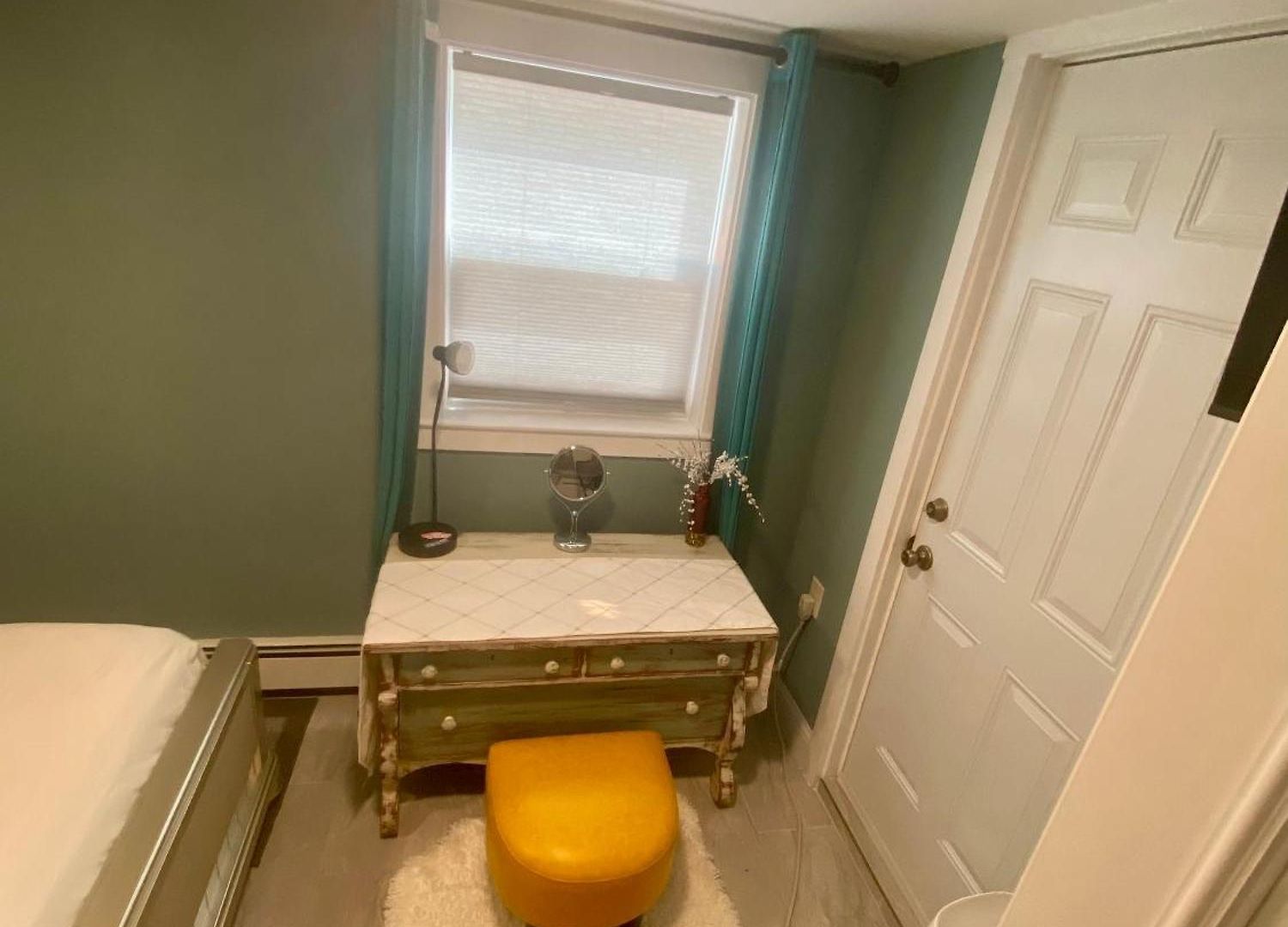 Comfy And Chic Apartment! Free Parking Apartment *