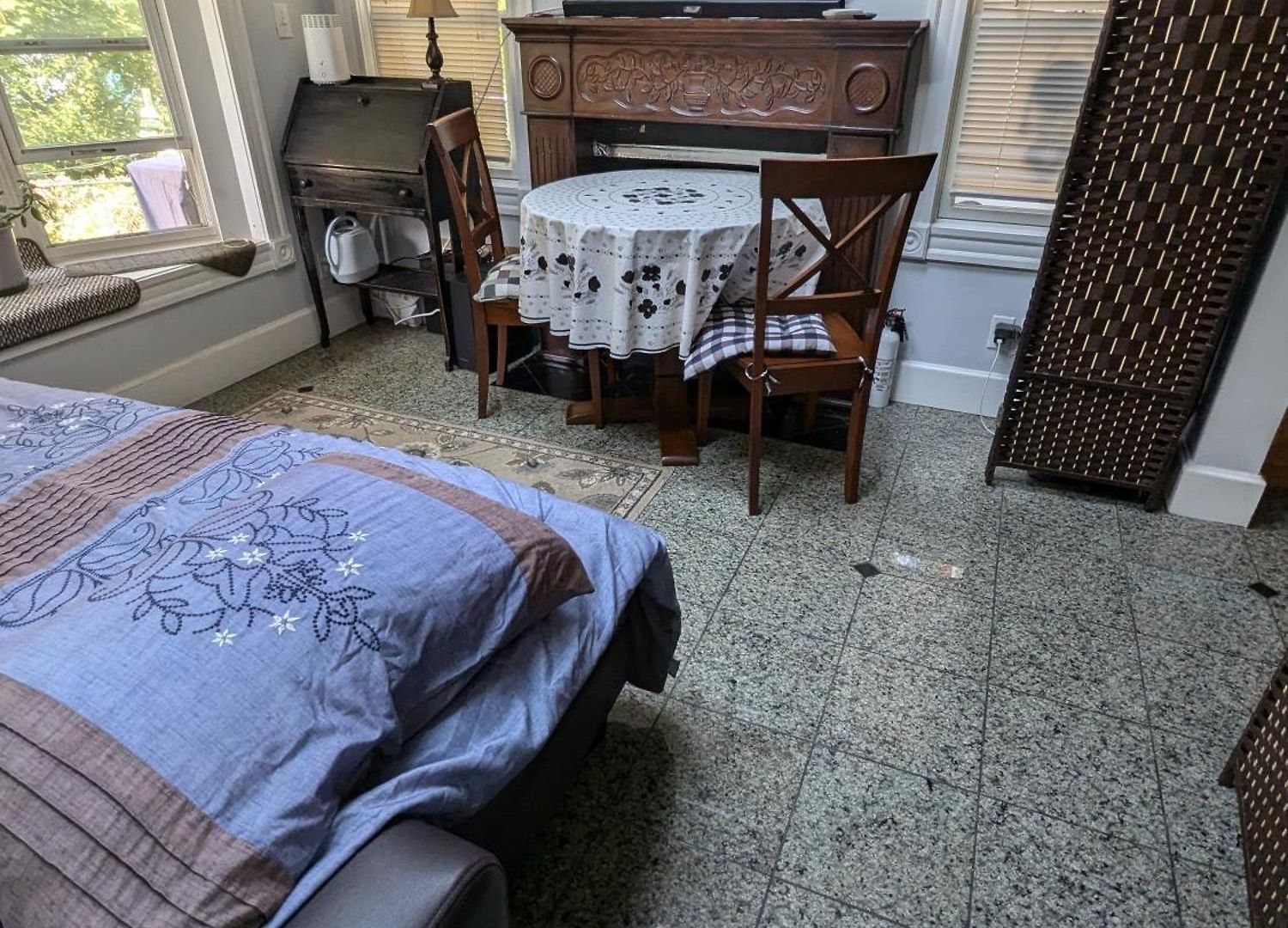 Large W/ Private Bath,great Location Boston