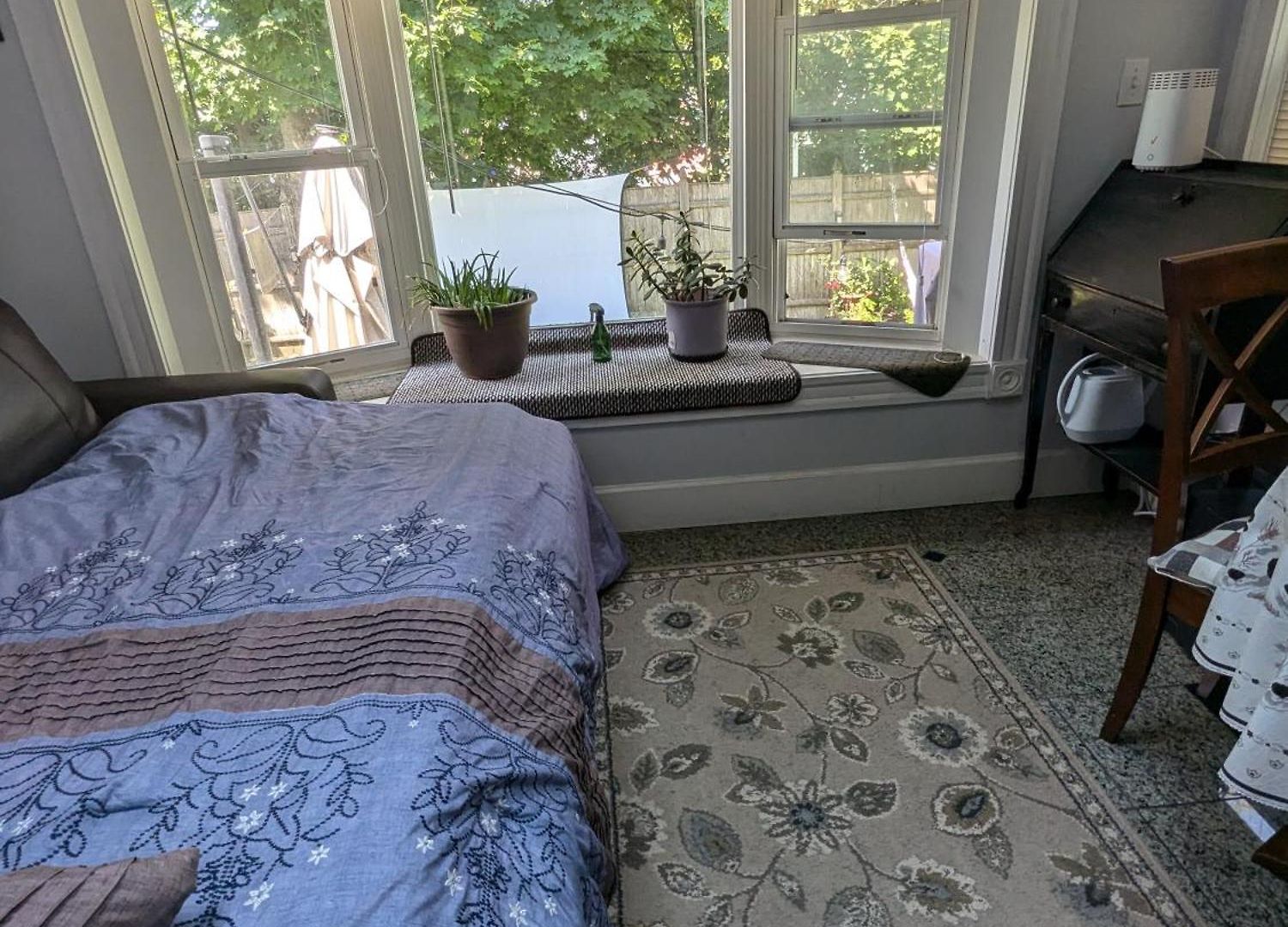 Large W/ Private Bath,great Location Boston