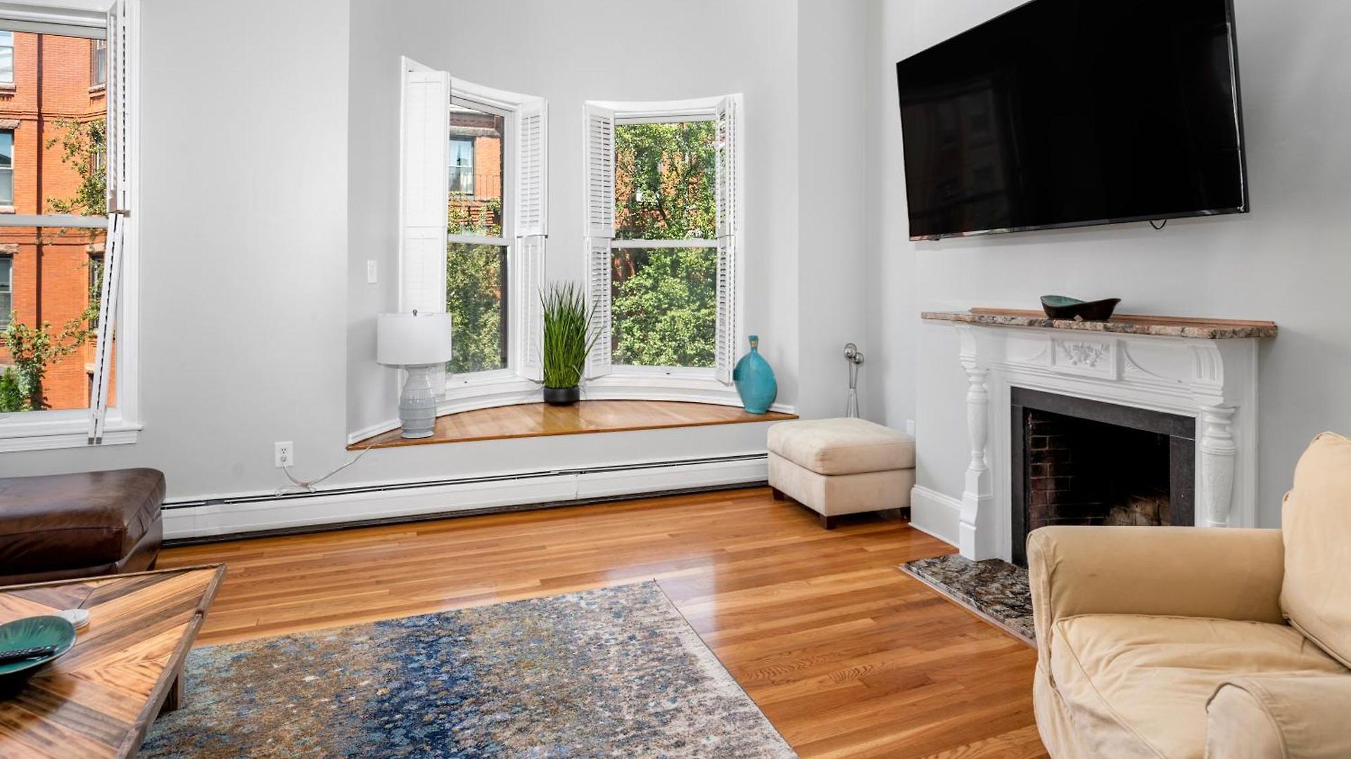 Brownstone Townhouse In Fenway *