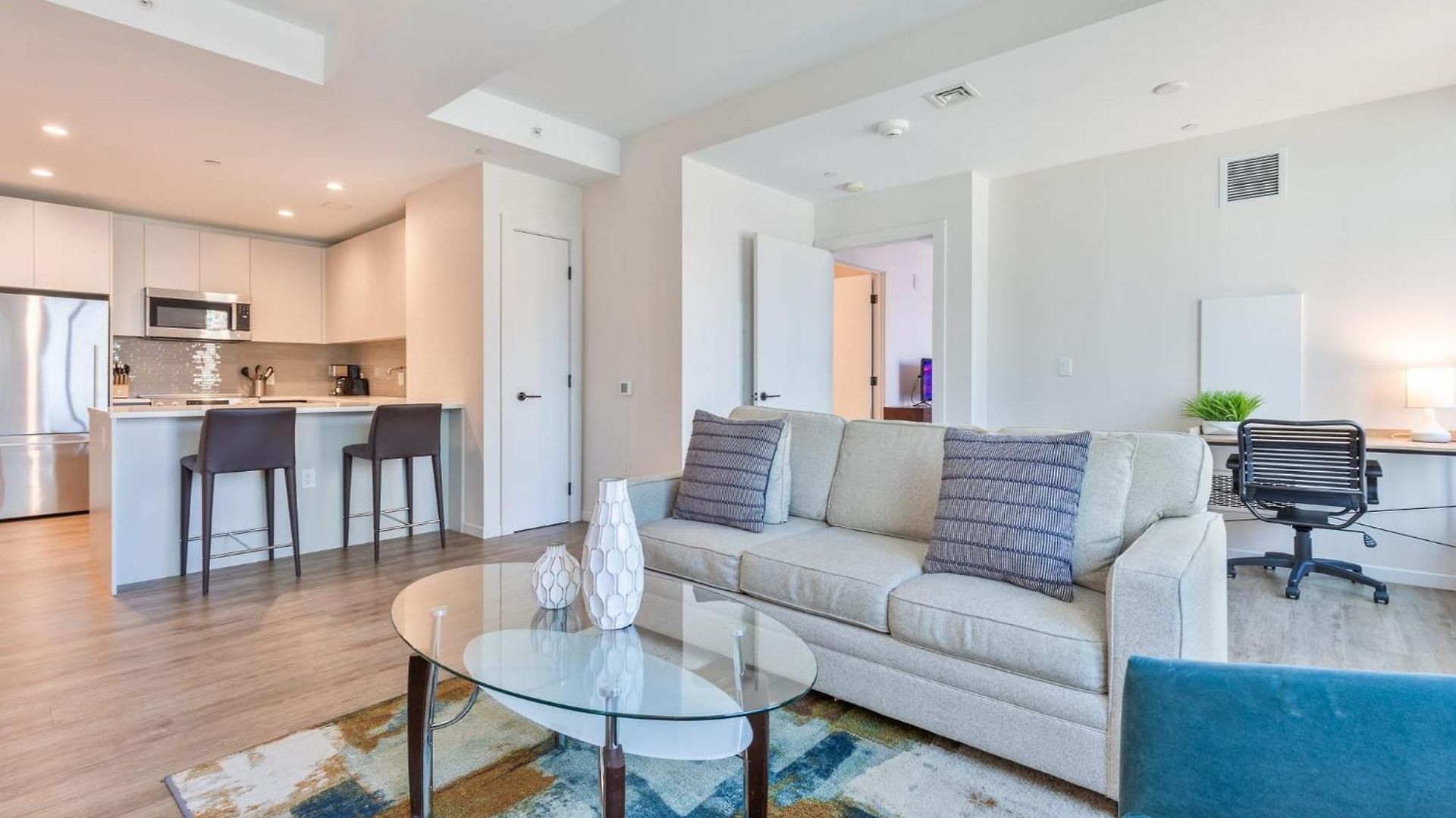 Luxury With Kitchen And Pool *