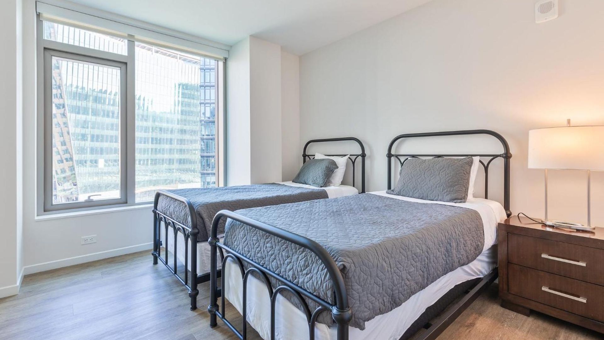 Luxury With Kitchen And Pool * Boston