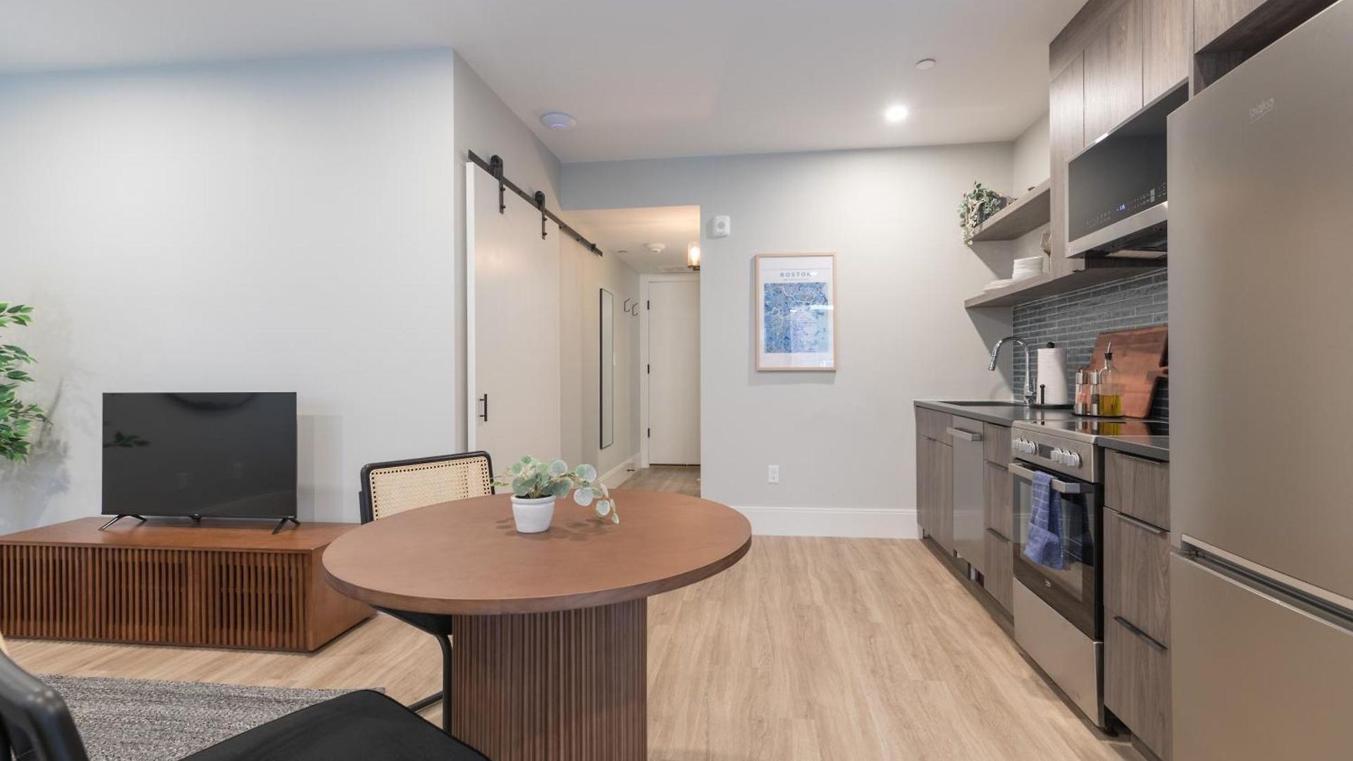 Symphony By Thatch Apartment *
