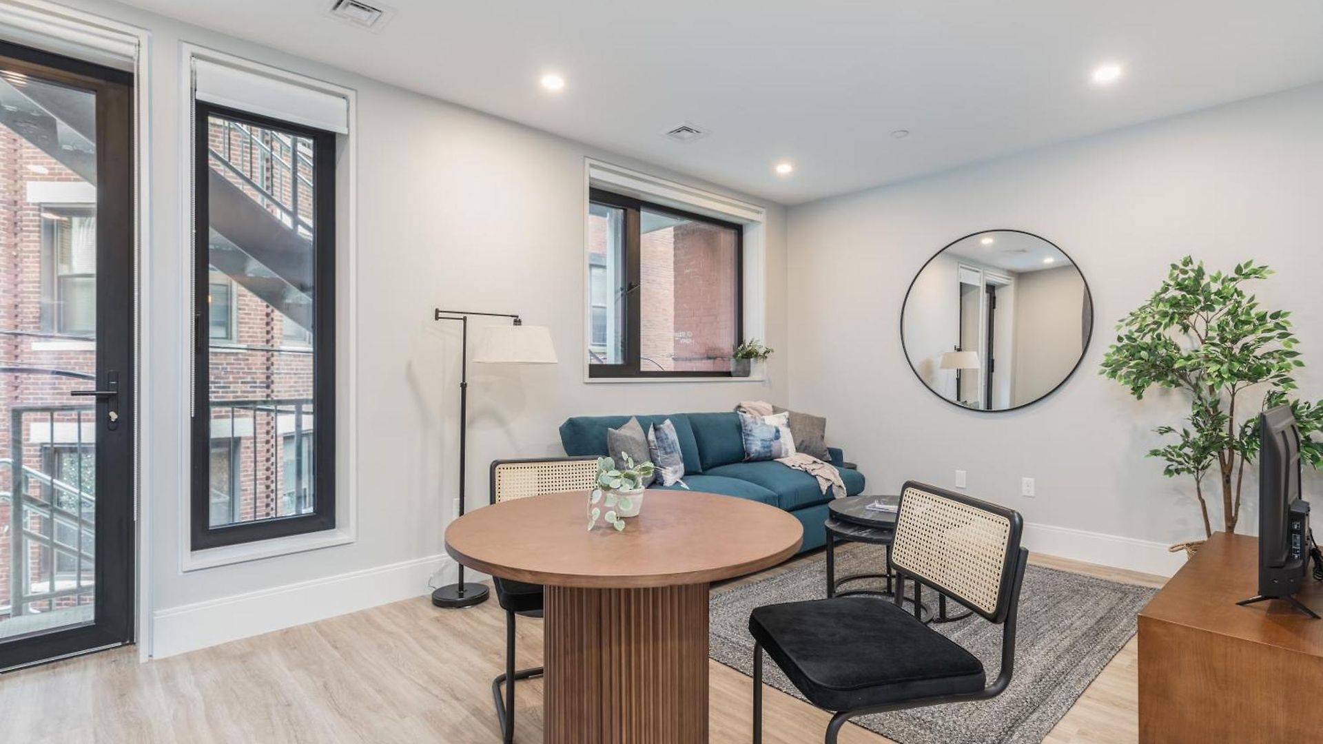 Symphony By Thatch Apartment