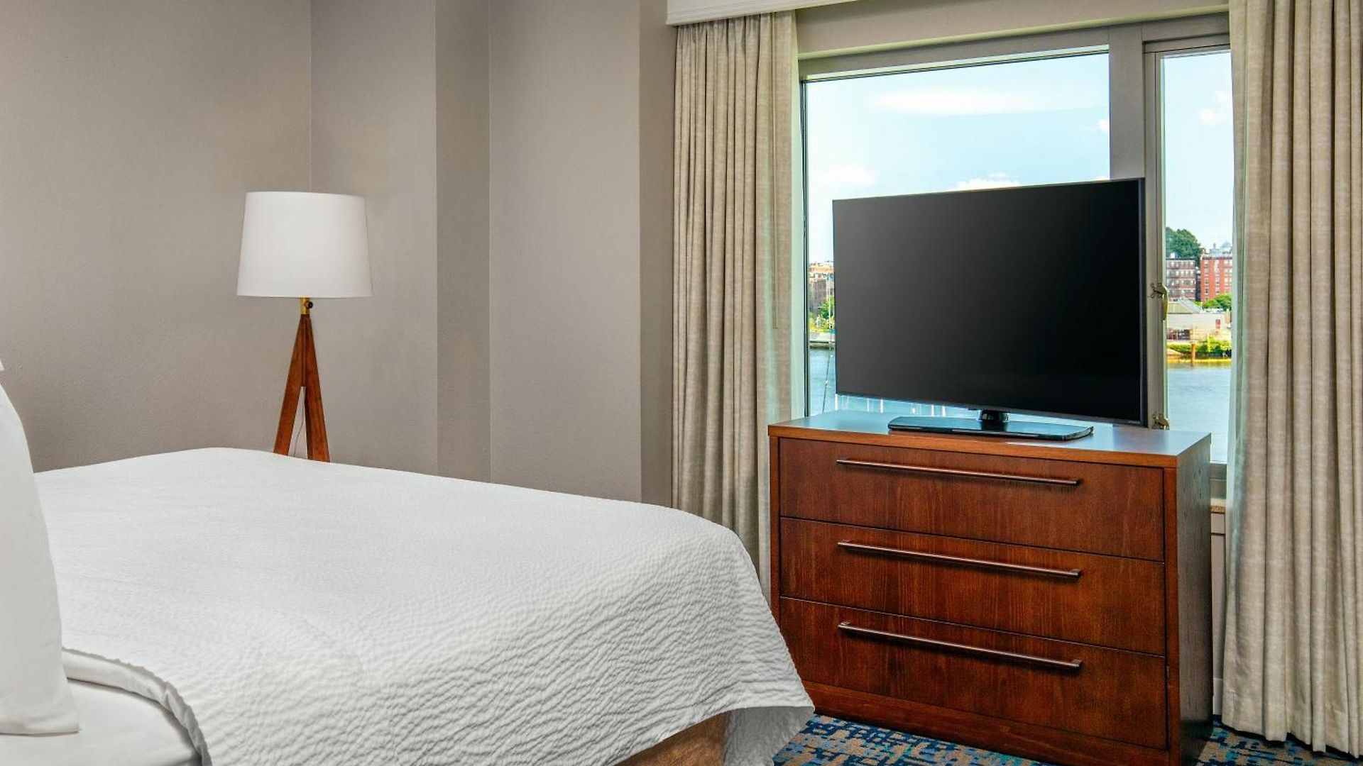 By Marriott Harbor On Tudor Wharf Boston