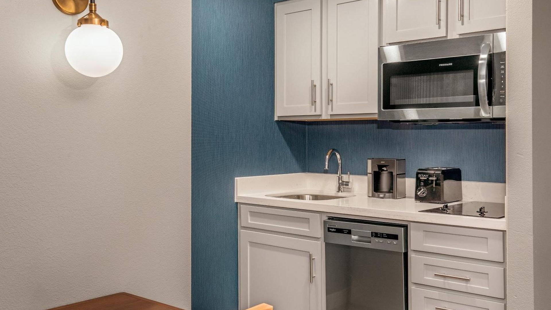 By Marriott Harbor On Tudor Wharf 3*