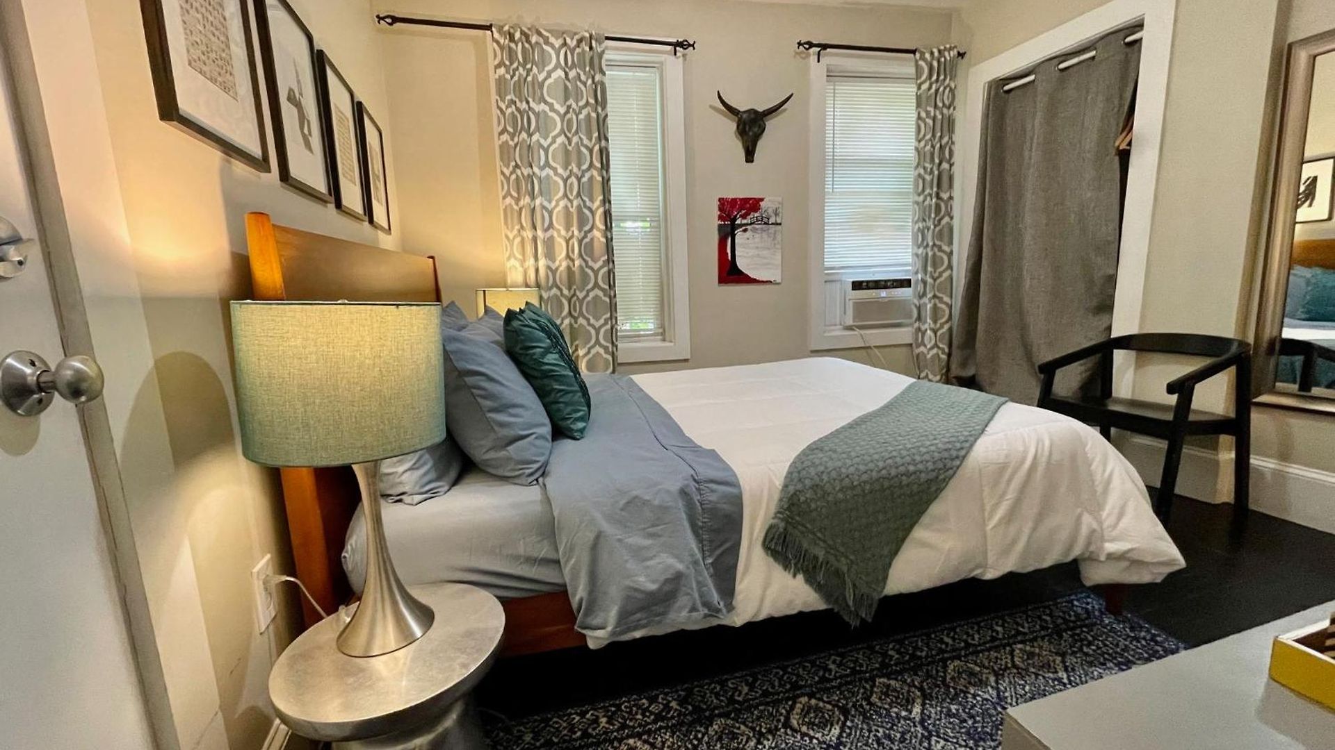 Apartment Beautiful 3br 3ba Duplex Parking Location *