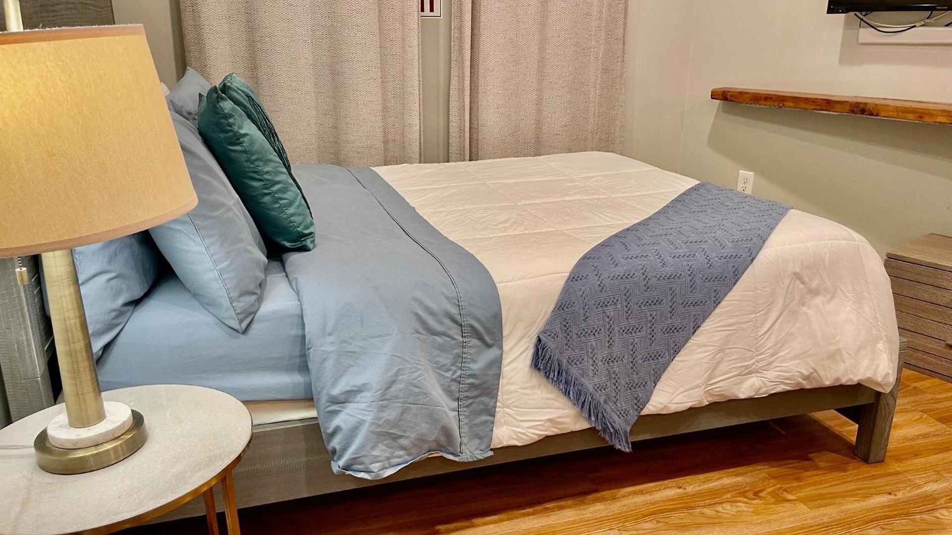 Beautiful 3br 3ba Duplex Parking Location Apartment Boston