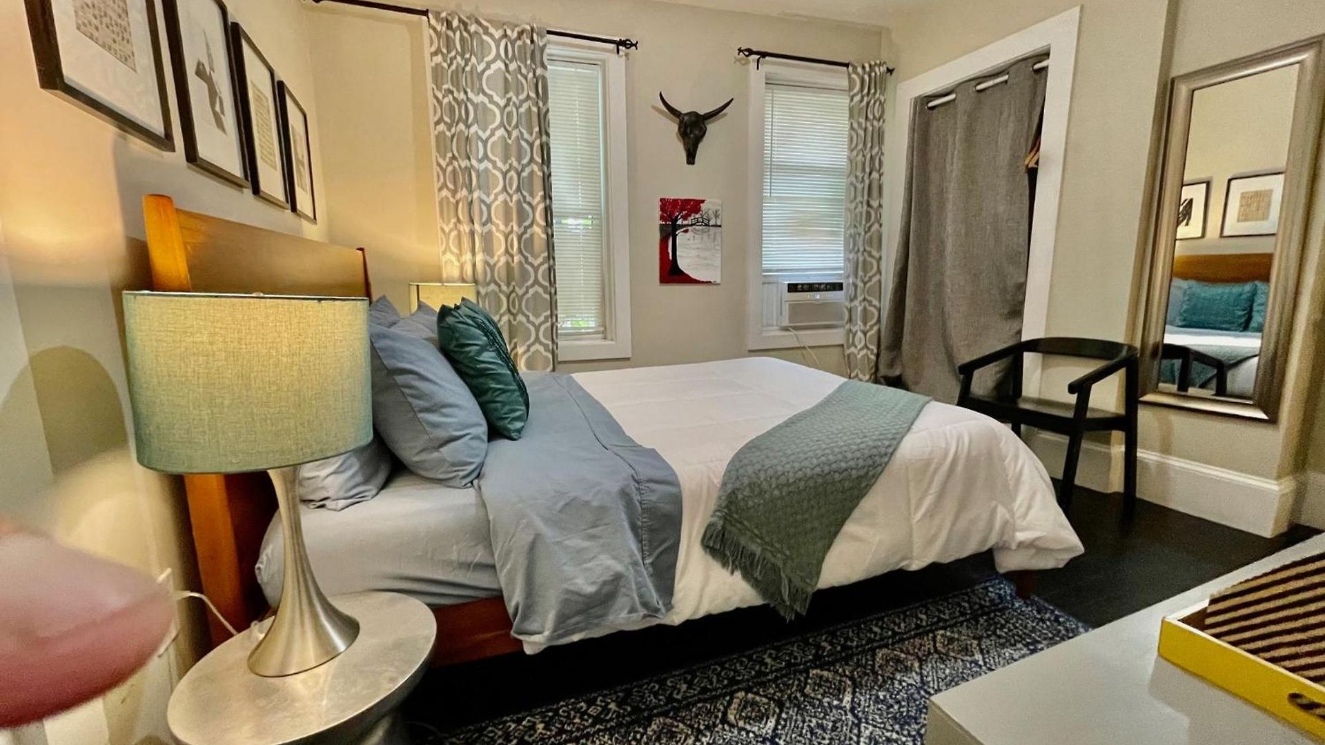 Beautiful 3br 3ba Duplex Parking Location Boston