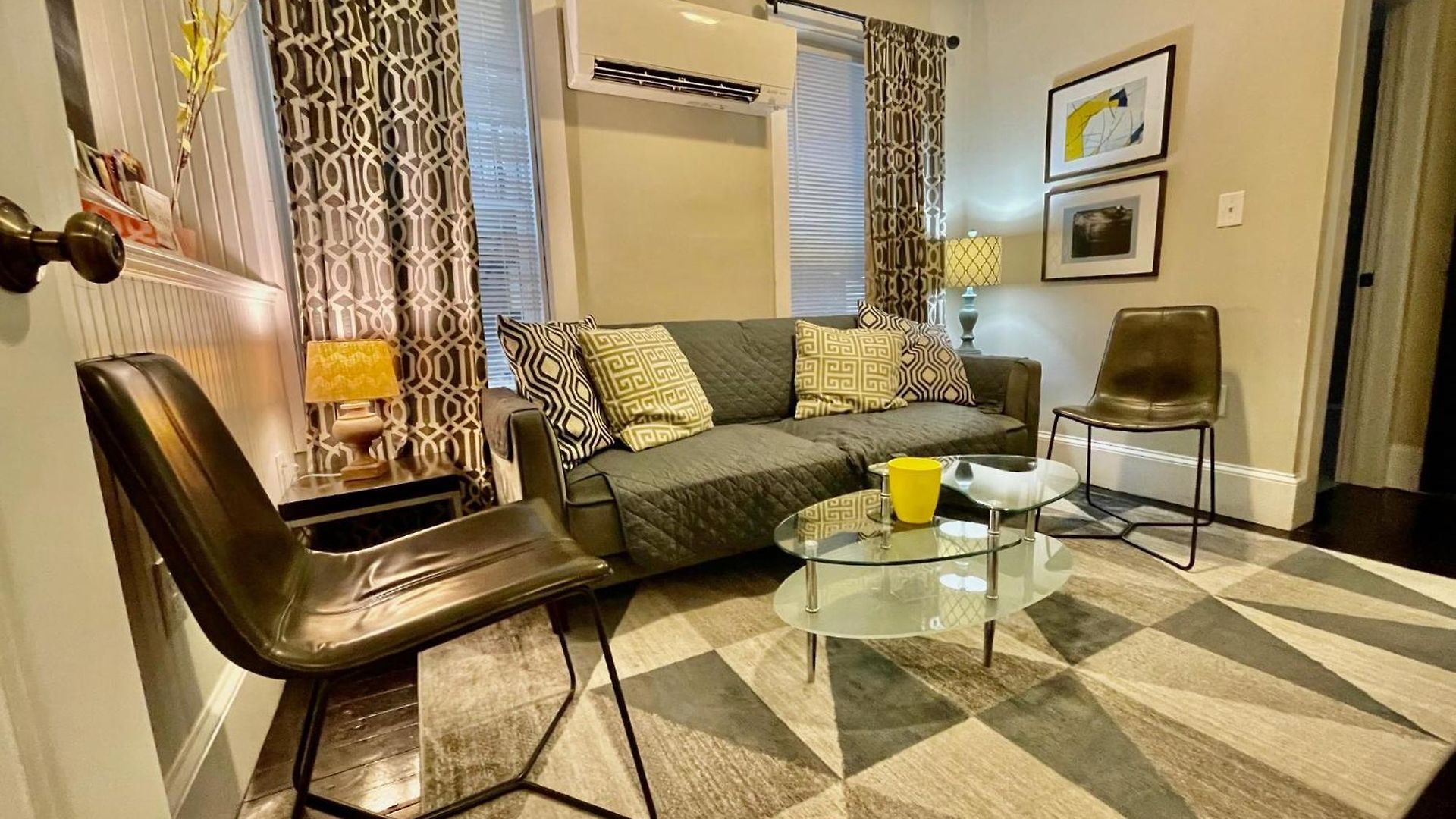 Apartment Beautiful 3br 3ba Duplex Parking Location