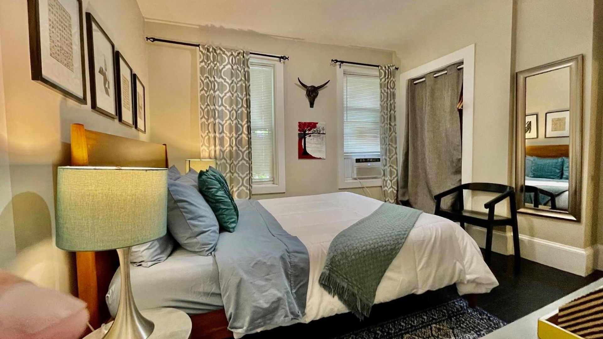 Beautiful 3br 3ba Duplex Parking Location * Boston