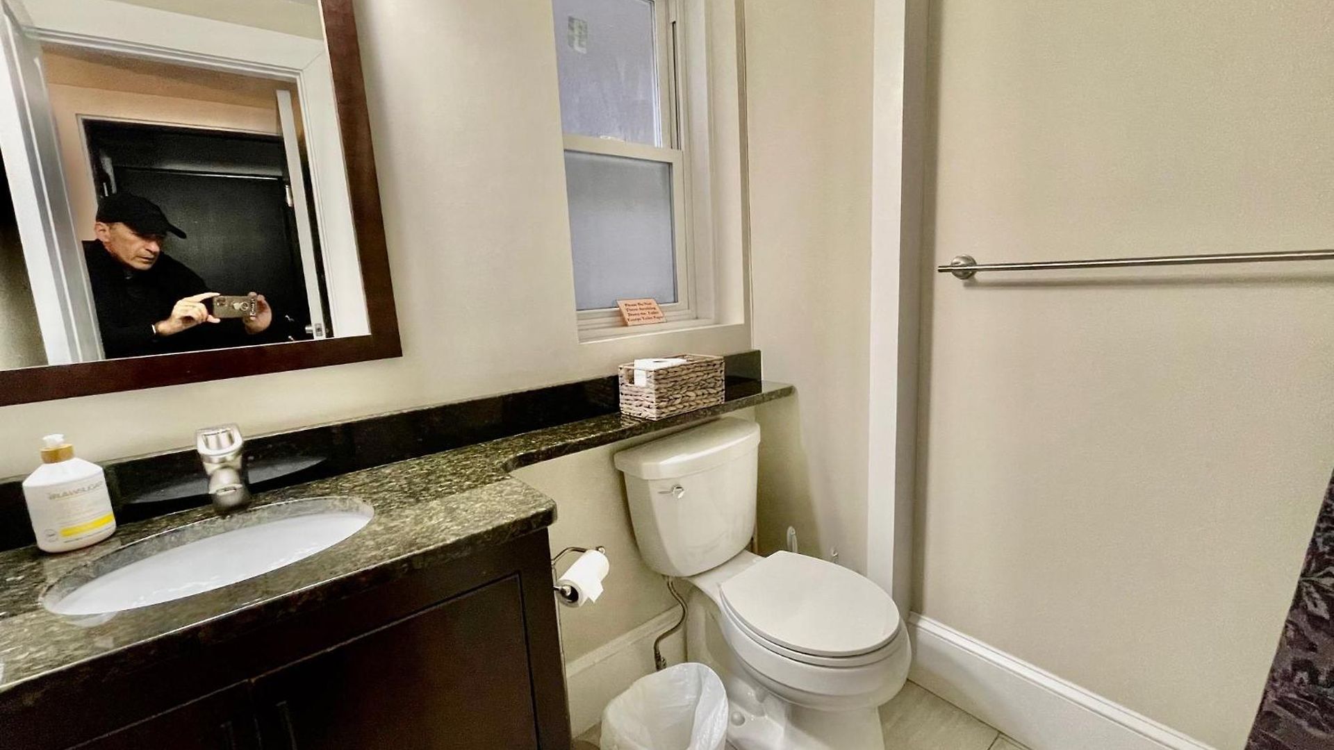 Beautiful 3br 3ba Duplex Parking Location Apartment