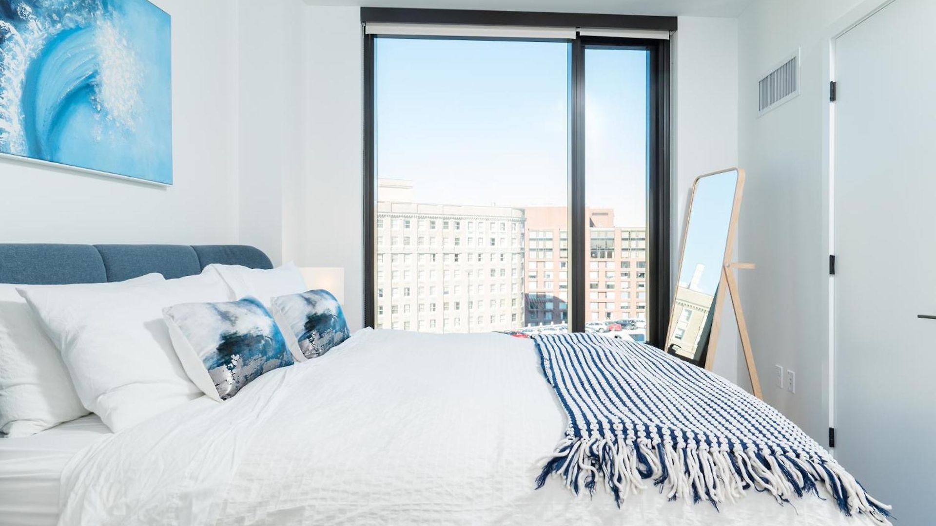 Apartment Luxury 2br Backbay Common T-station Roof Lounge Gym Boston