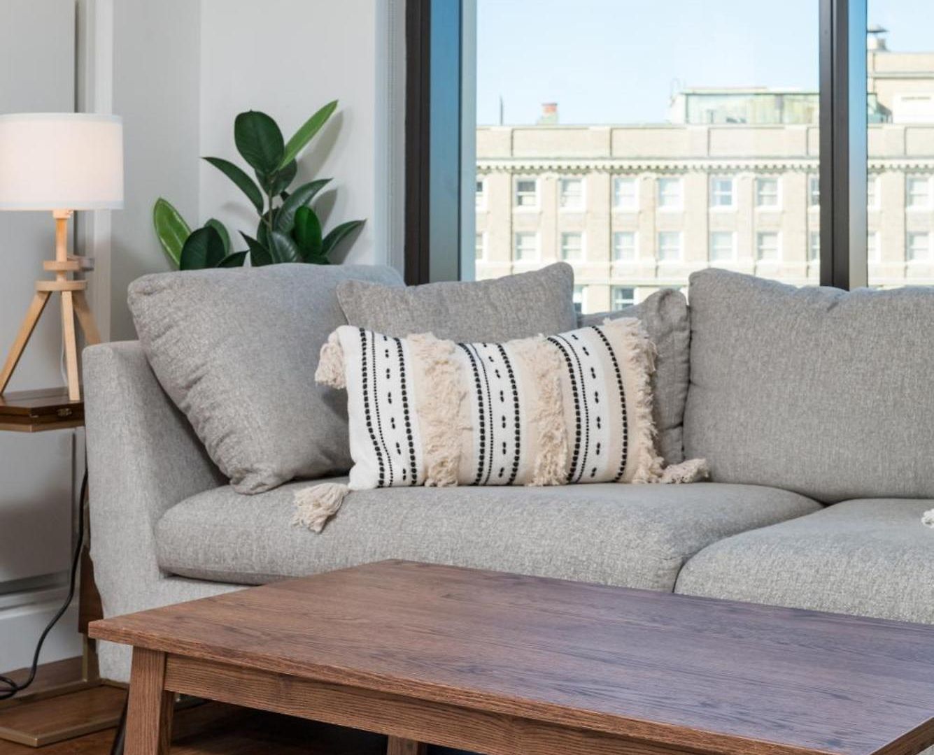 Luxury 2br Backbay Common T-station Roof Lounge Gym *