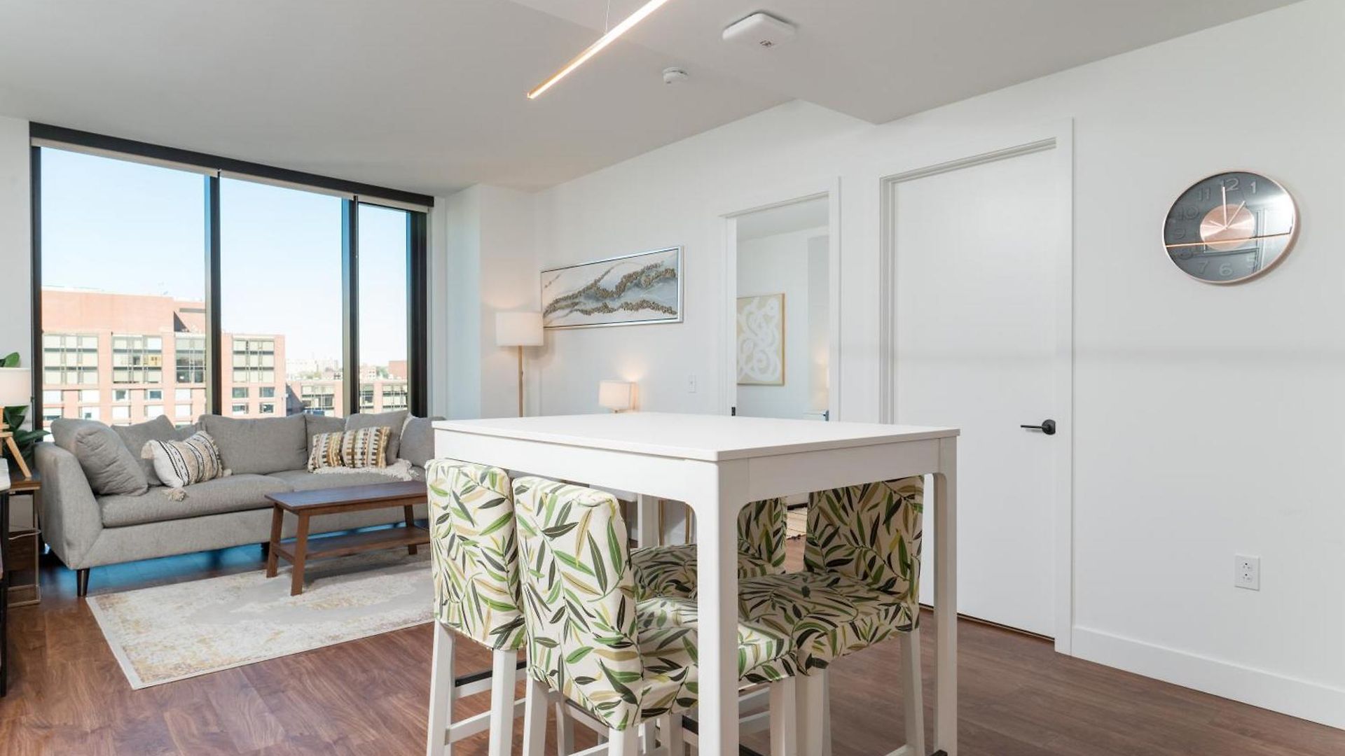 Luxury 2br Backbay Common T-station Roof Lounge Gym Apartment Boston