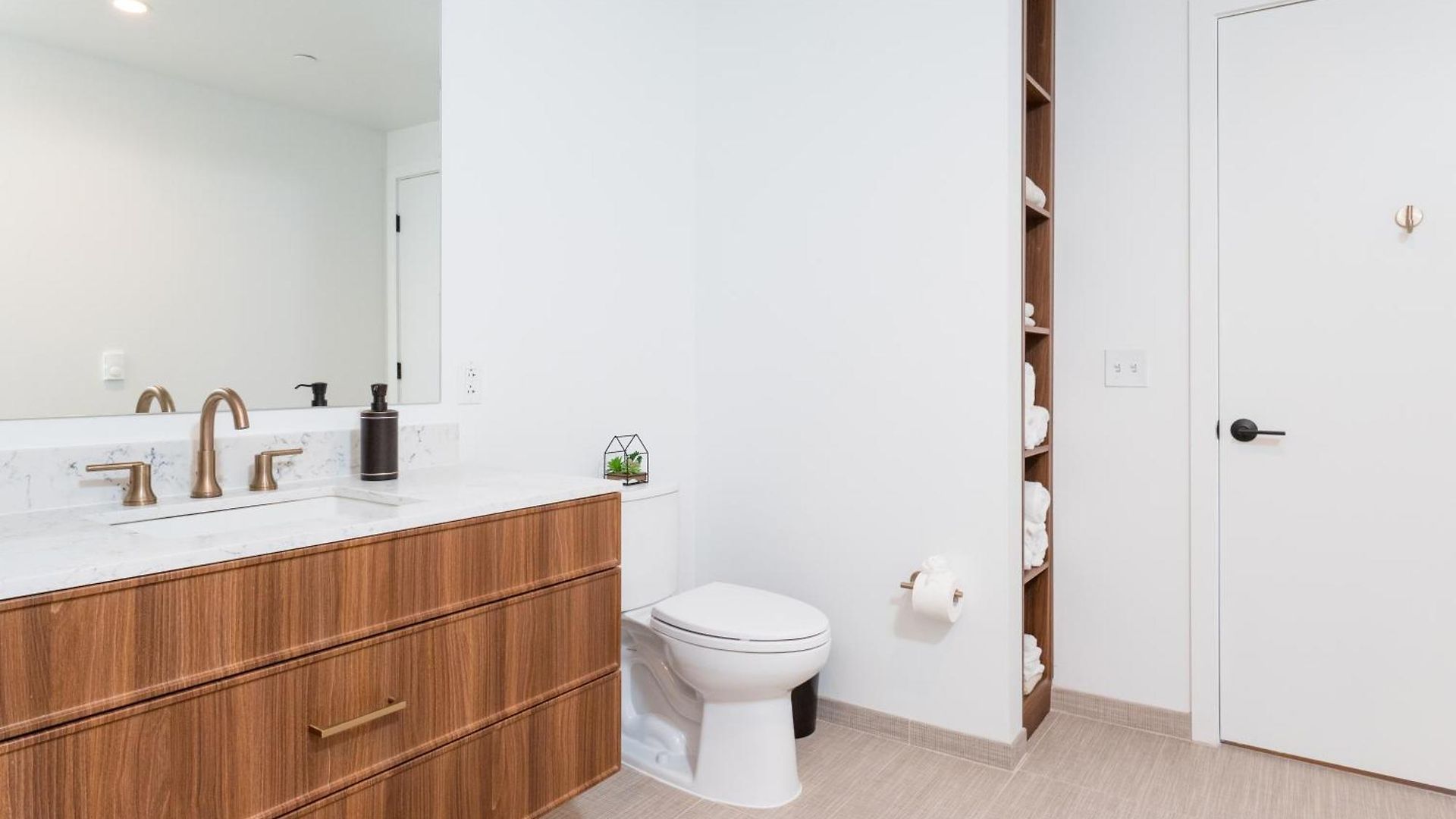 Apartment Luxury 2br Backbay Common T-station Roof Lounge Gym Boston