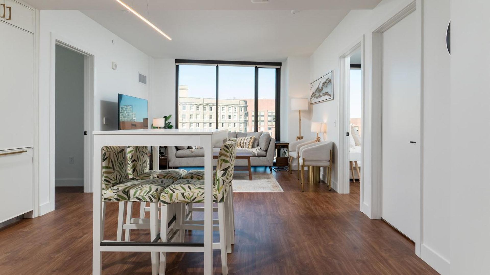 Apartment Luxury 2br Backbay Common T-station Roof Lounge Gym *