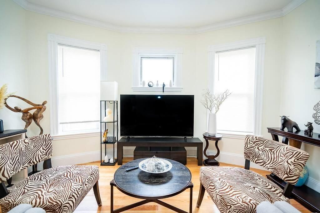 14a-elegant, Newly Renovated In Boston