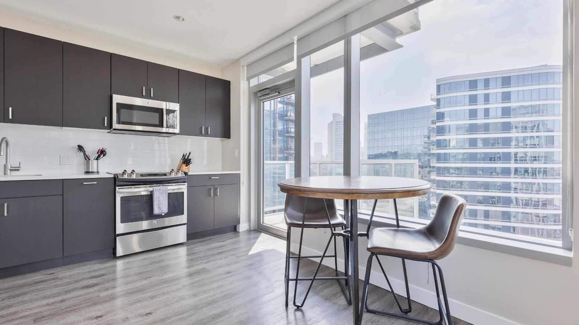 Apartment Luxury With Balcony In Seaport Boston