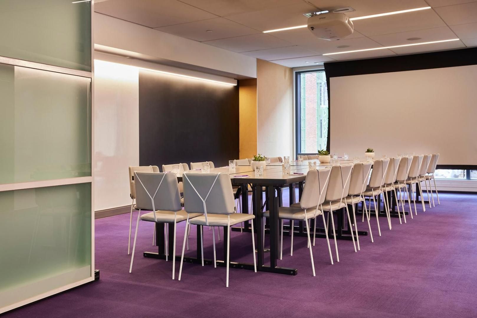 Hotel Yotel 4*