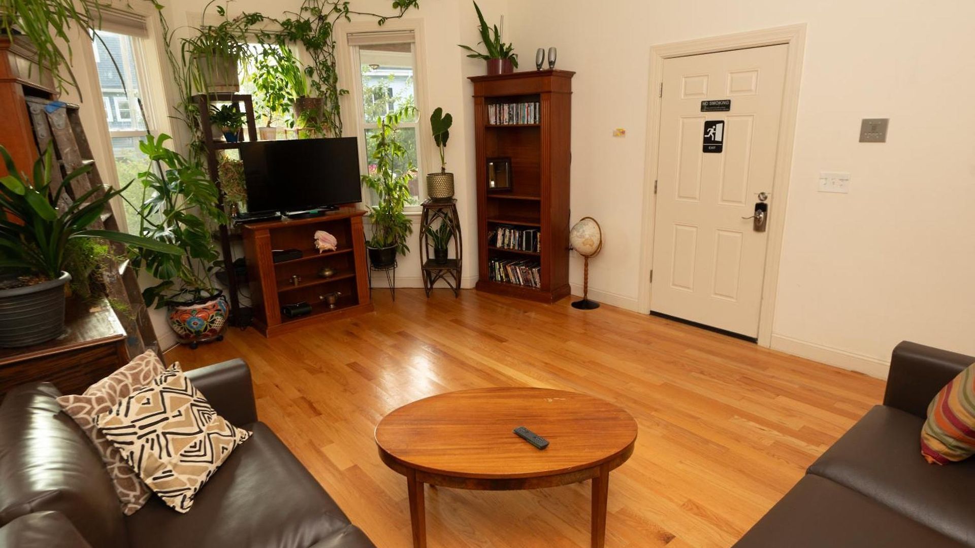 2 Bedroom In Jamaica Plain With Parking Apartment