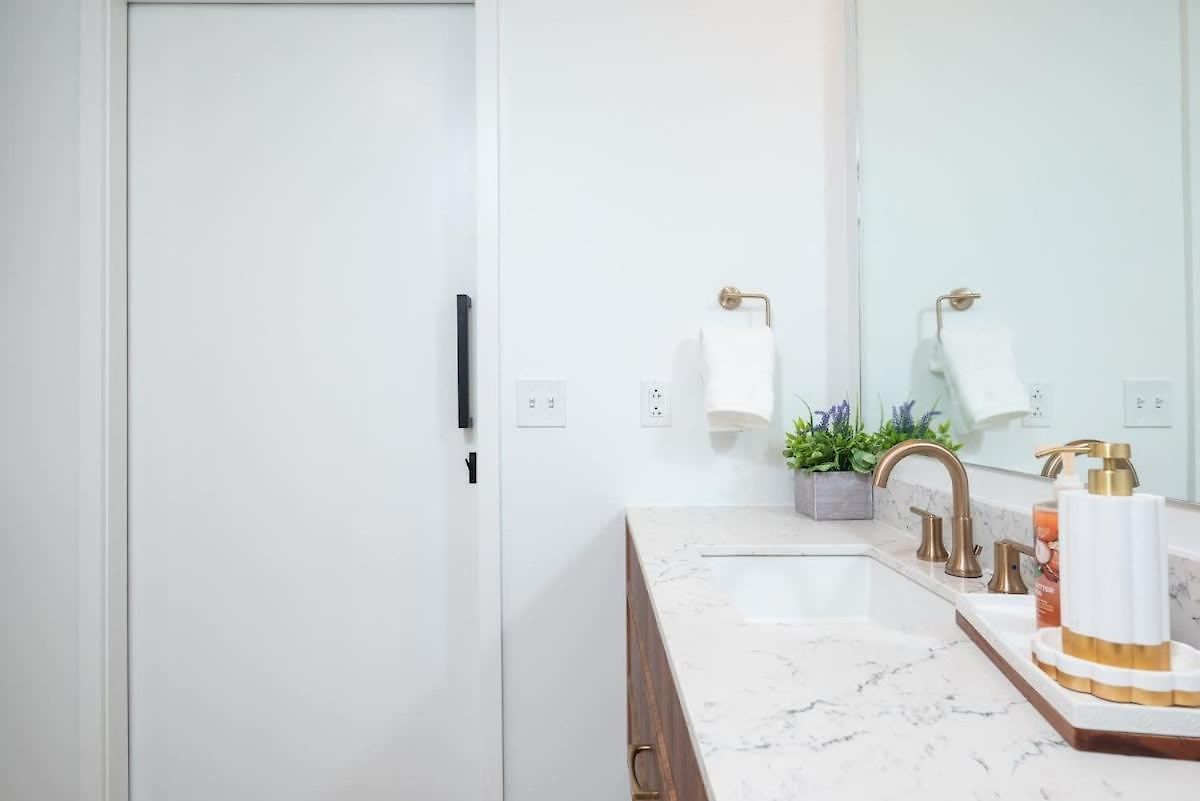 Back-bay Upscale Penthouse W Roof-top Apartment *