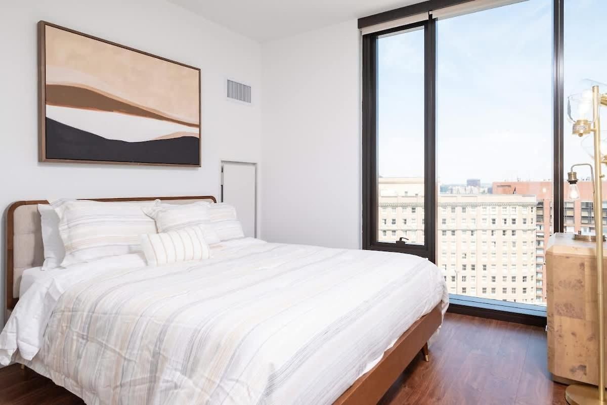 Back-bay Upscale Penthouse W Roof-top * Boston