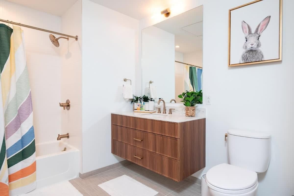 Back-bay Upscale Penthouse W Roof-top Apartment *