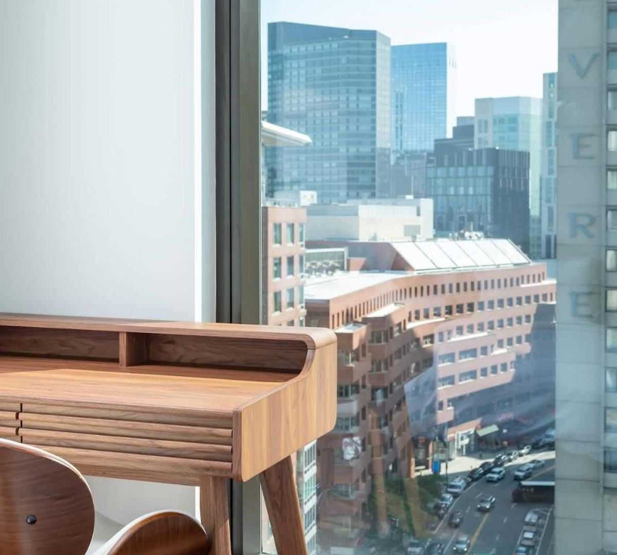 Back-bay 2br Penthouse W Roof And Gym Apartment