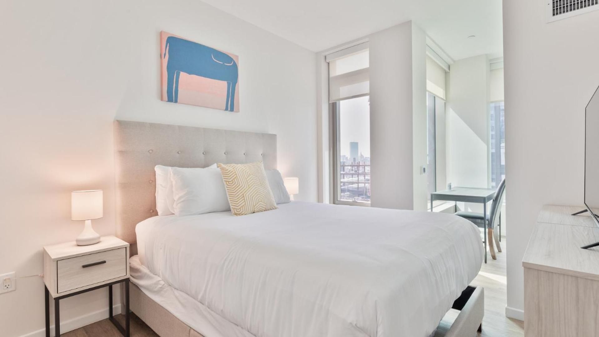 Luxury Downtown Seaport *