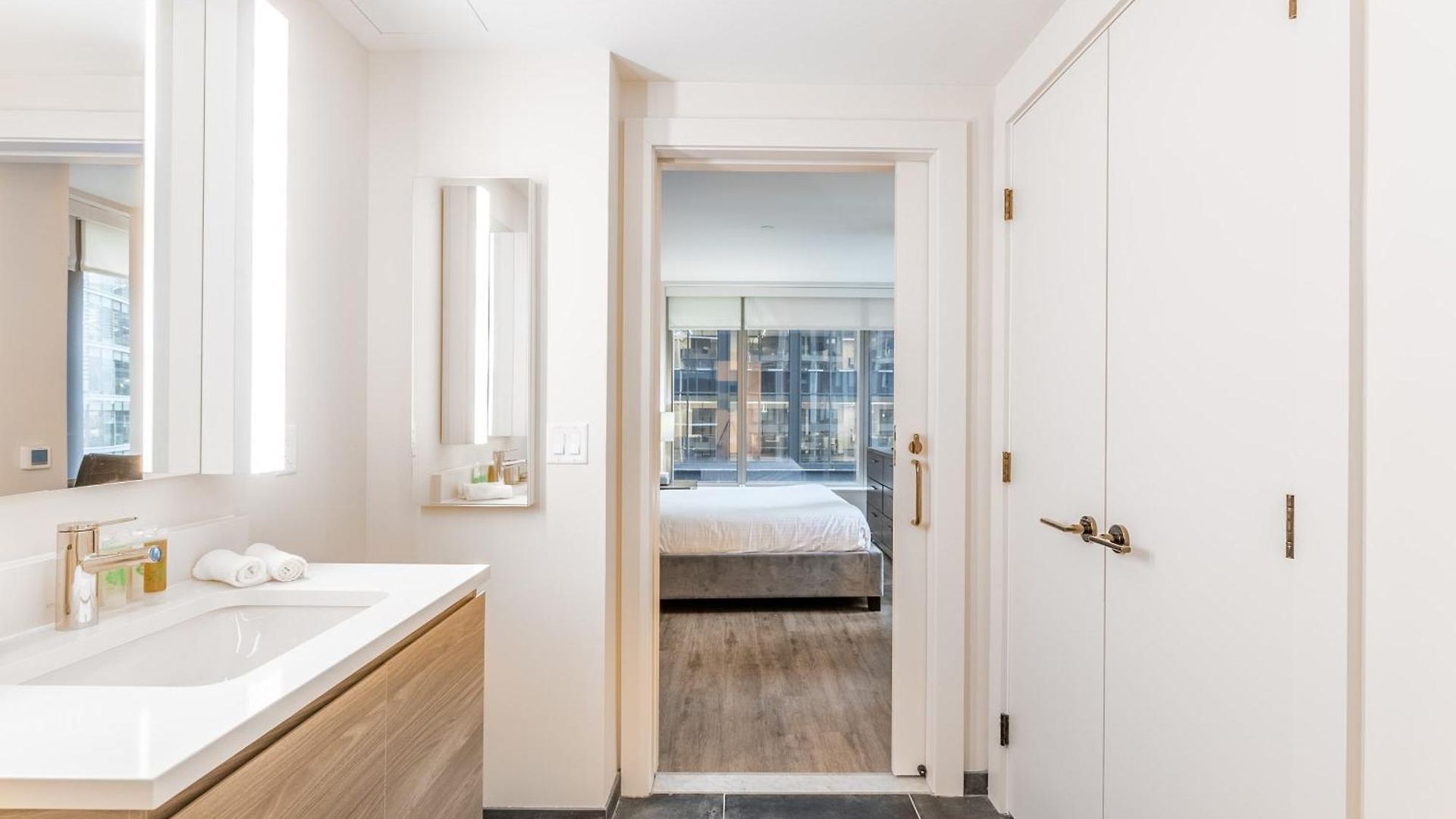 Modern With Gym And Pool * Boston