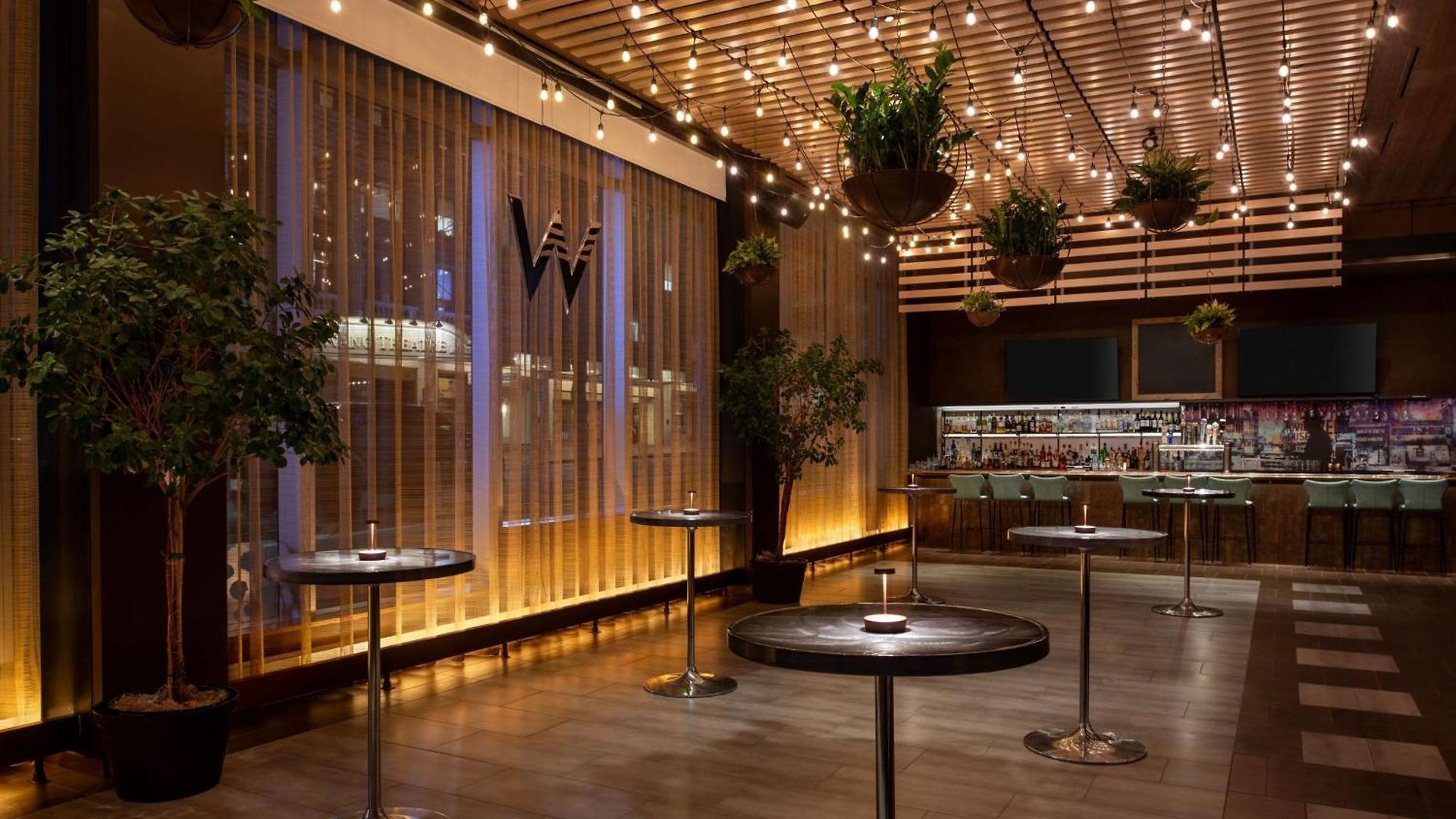 W Hotel 4*