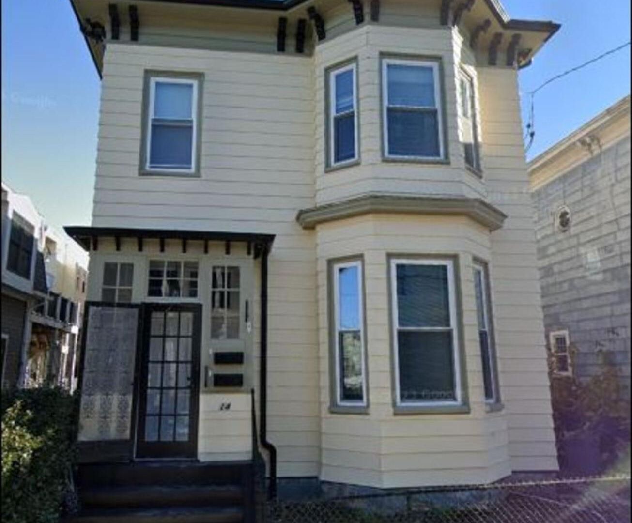 - - Near Savin Hill - Jfk-umass Boston