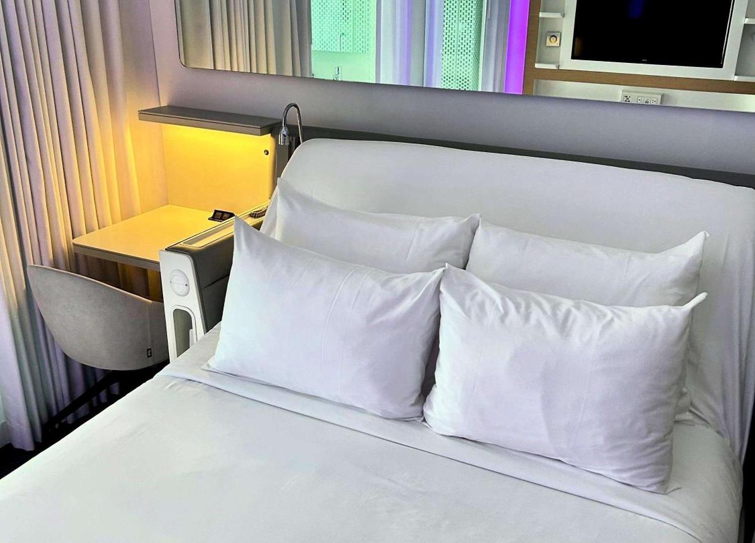 Yotel 4*