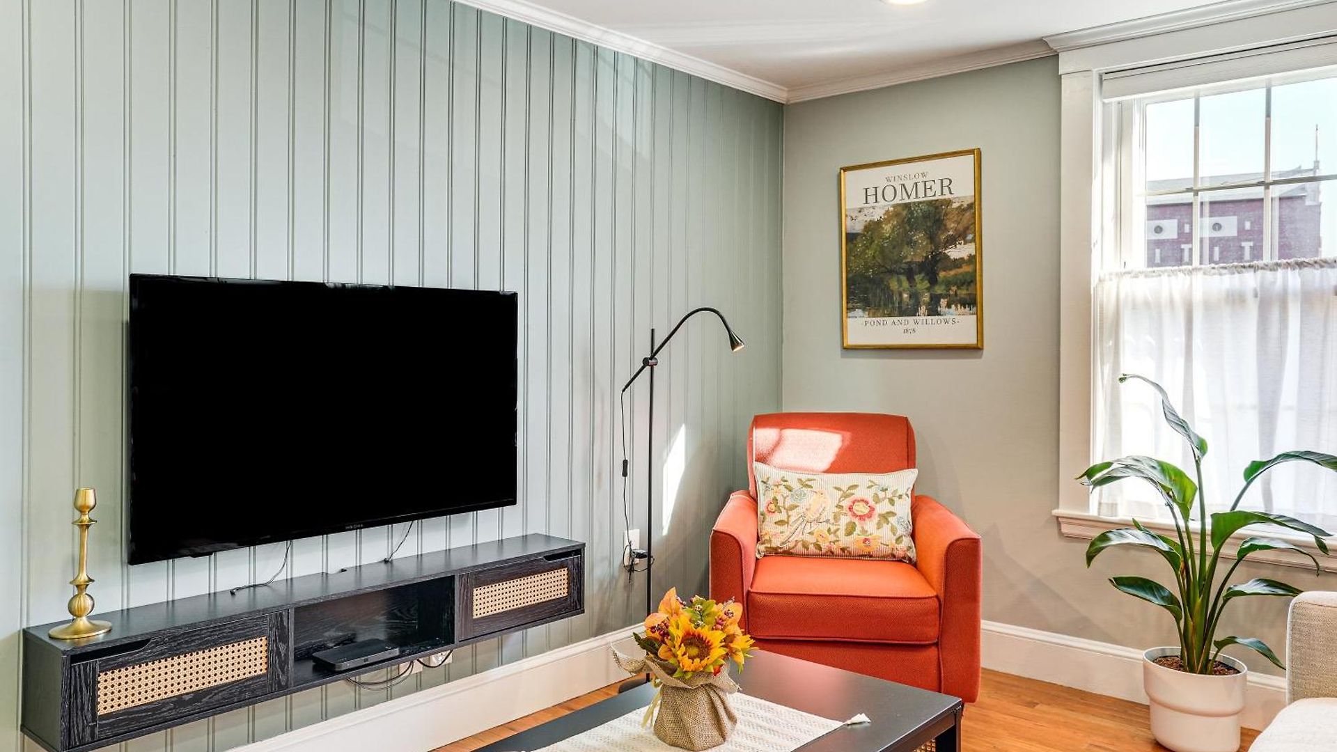 Apartment Walk To Constitution Beach: Mid-century Gem