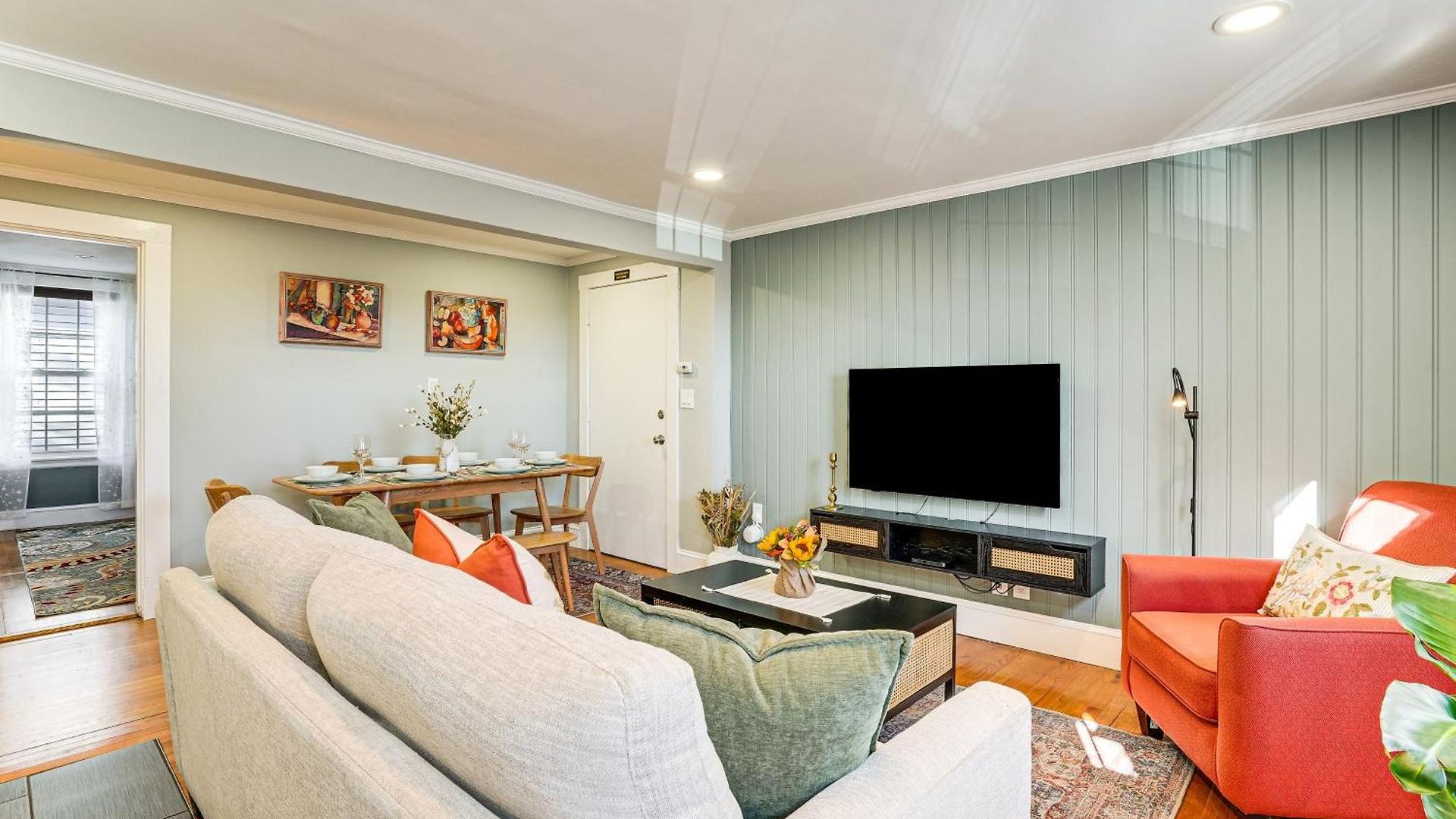 Walk To Constitution Beach: Mid-century Gem Apartment *